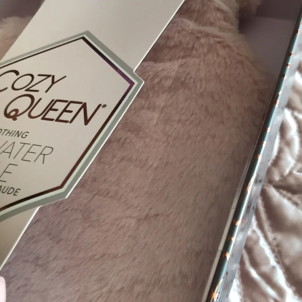 TheraWell CozyQueen Soft Furry Hot Water Bottle NIB